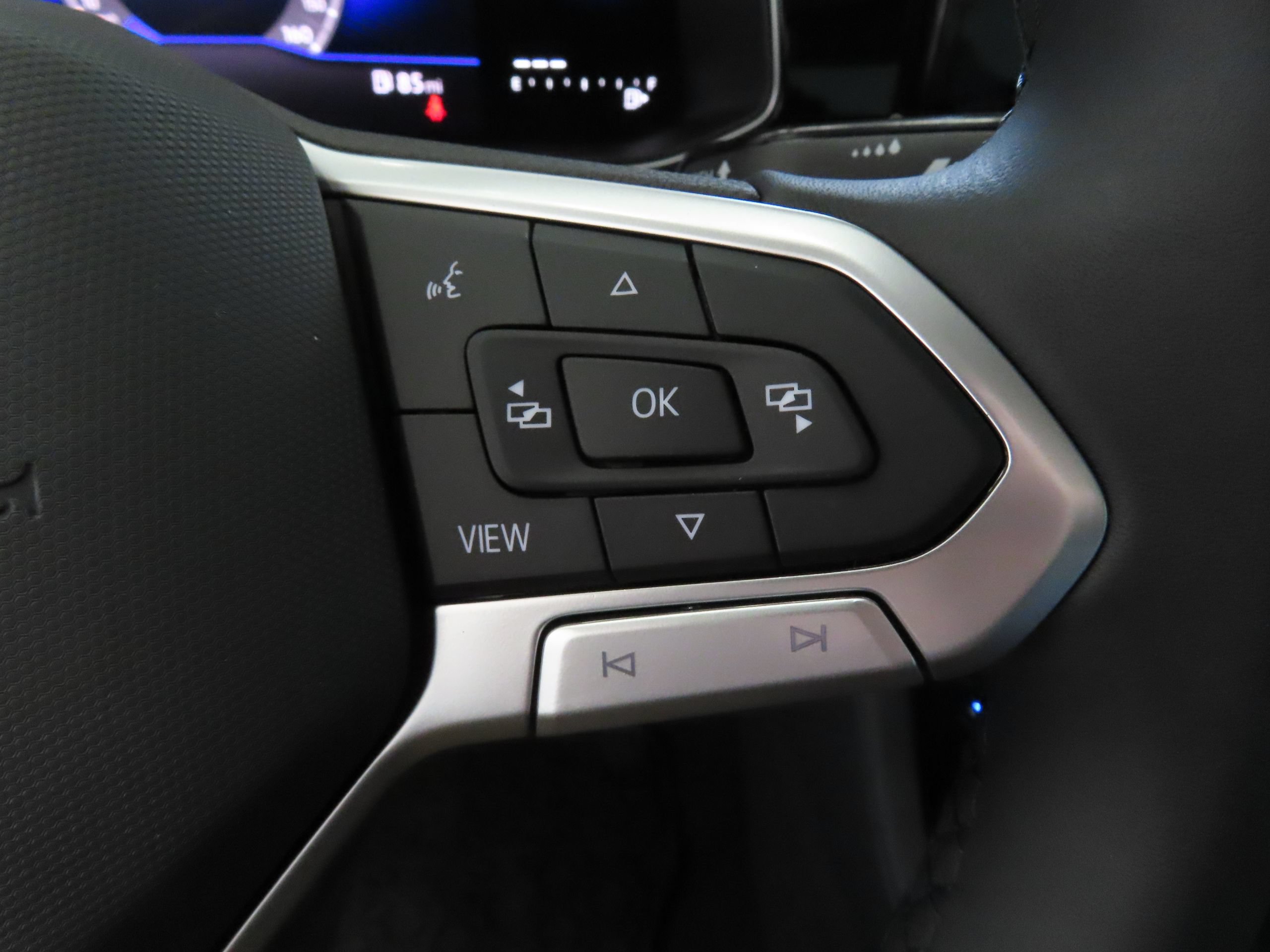 New 2026 Volkswagen Jetta SE FWD image 13