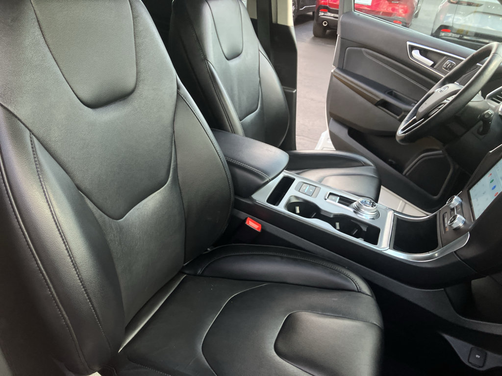 Used 2021 Ford Edge Titanium AWD/4WD image 19