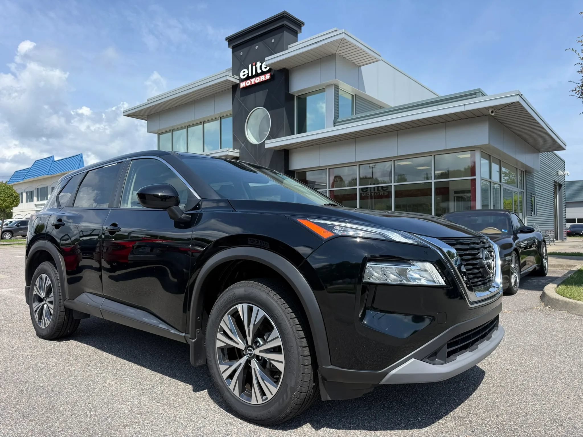 Used 2023 Nissan Rogue SV
