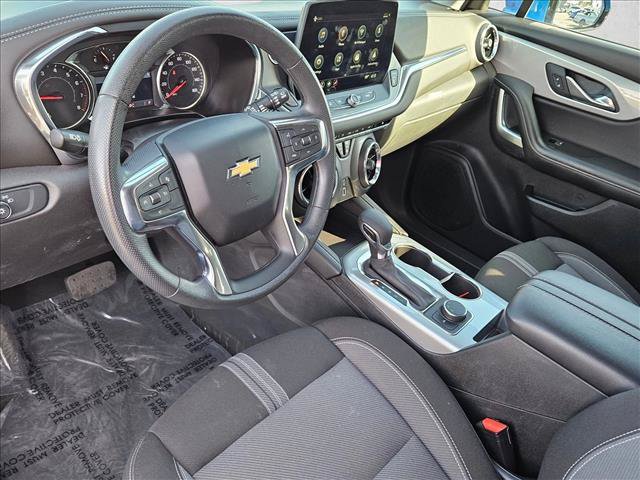 Used 2025 Chevrolet Blazer LT FWD image 9