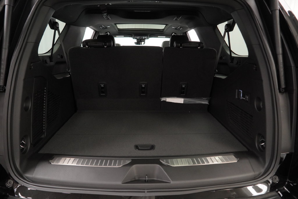 New 2026 Chevrolet Suburban High Country AWD/4WD image 26