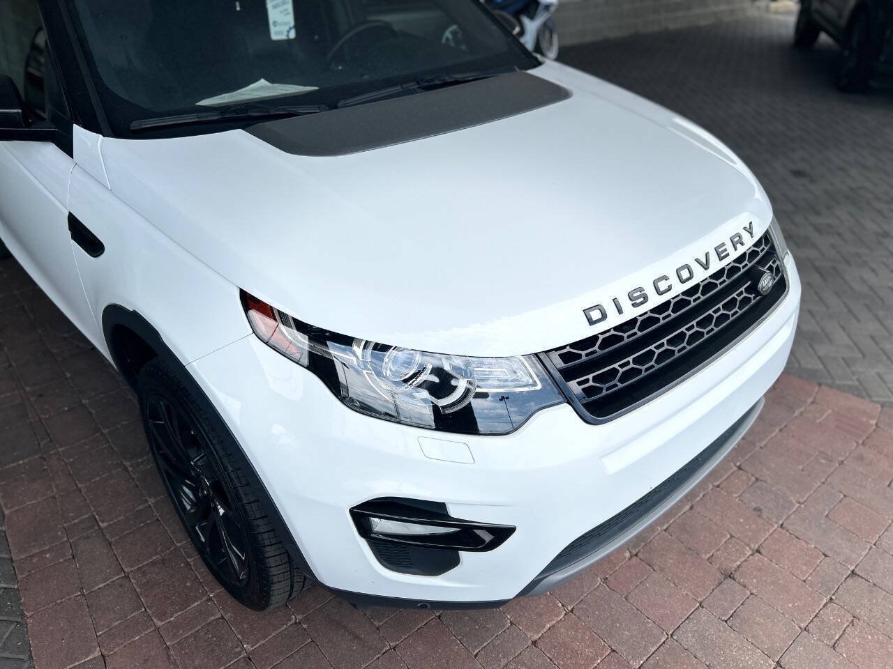 Used 2017 Land Rover Discovery Sport HSE AWD/4WD image 31