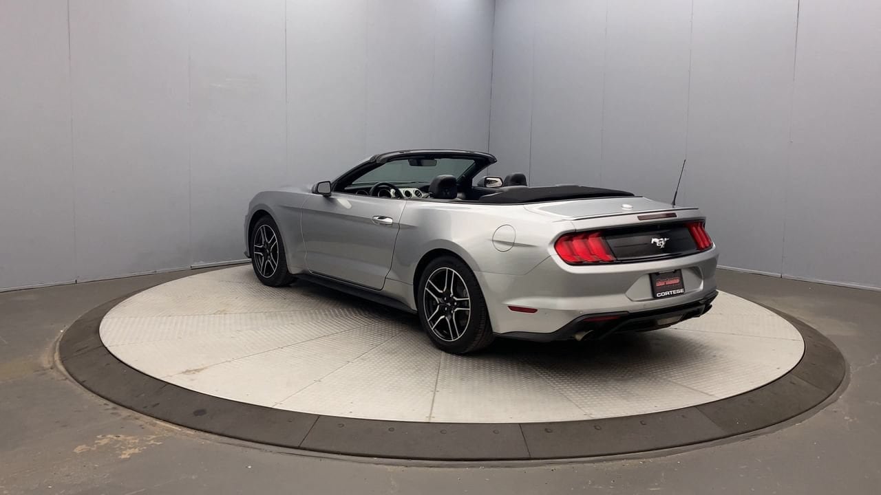 Used 2023 Ford Mustang Premium RWD image 3