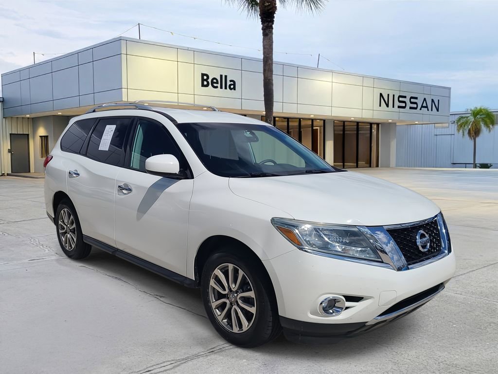 Used 2016 Nissan Pathfinder SV image 4