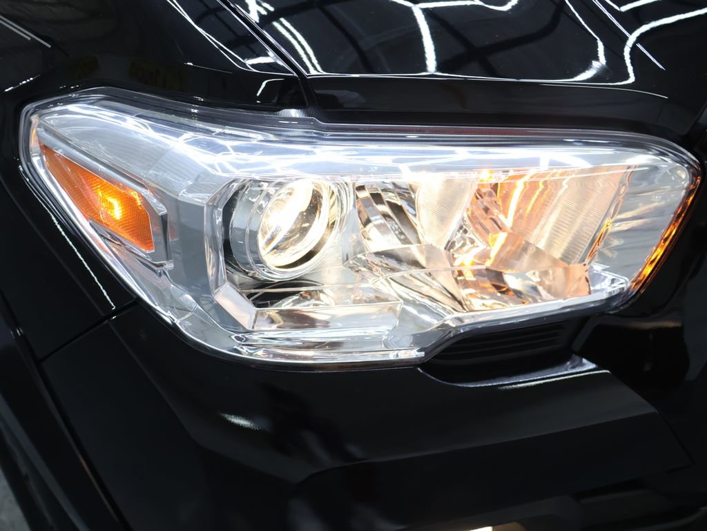 Used 2023 Toyota Tacoma SR5 AWD/4WD image 25