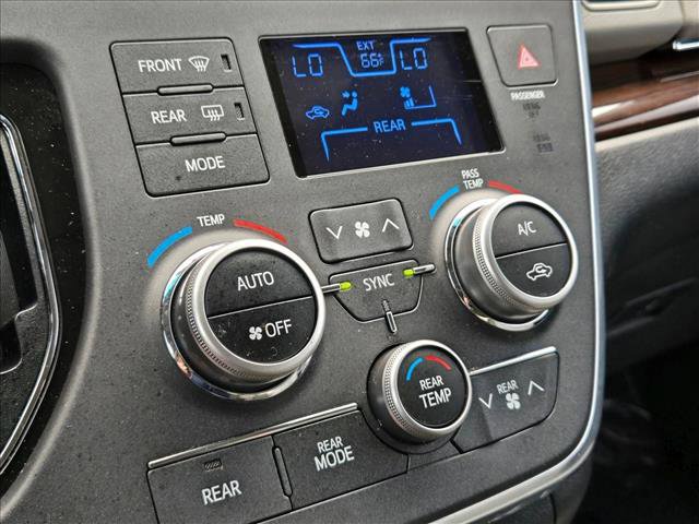 Used 2015 Toyota Sienna Limited image 15