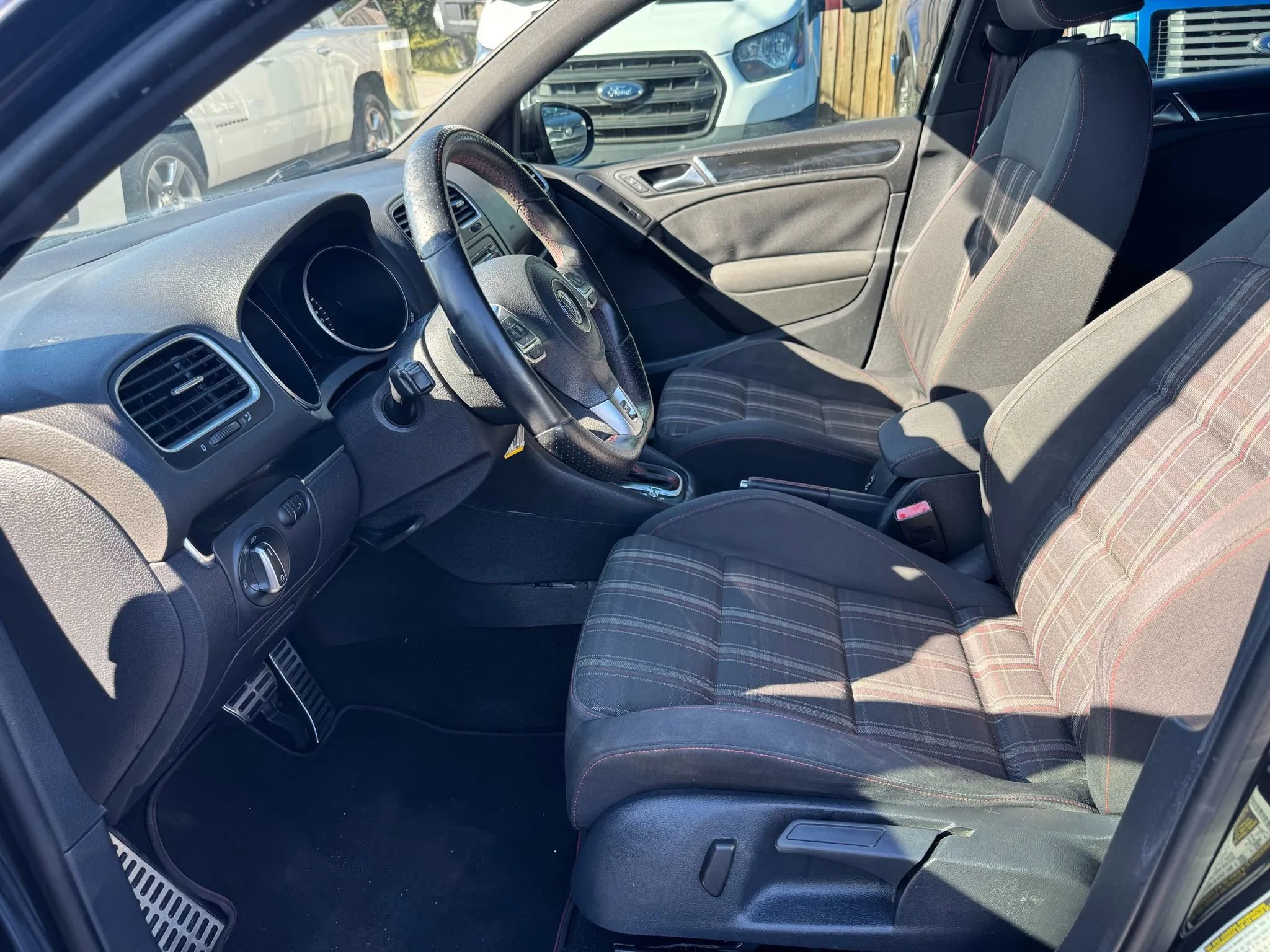 Used 2014 Volkswagen GTI Wolfsburg Edition image 9