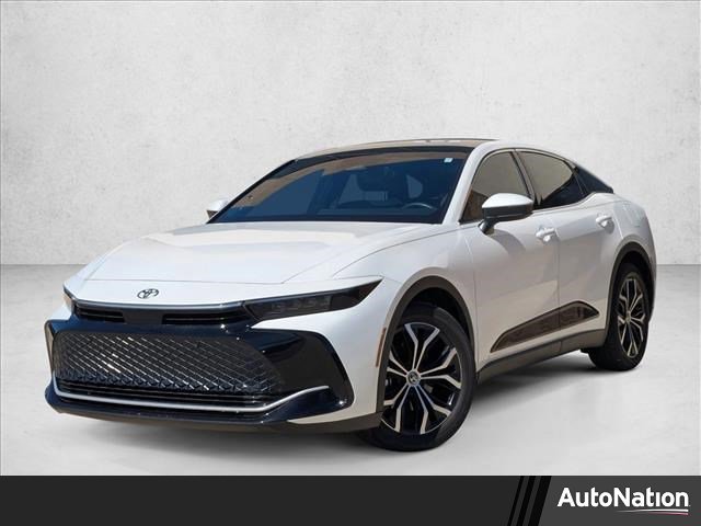 Used 2023 Toyota Crown Limited image 1