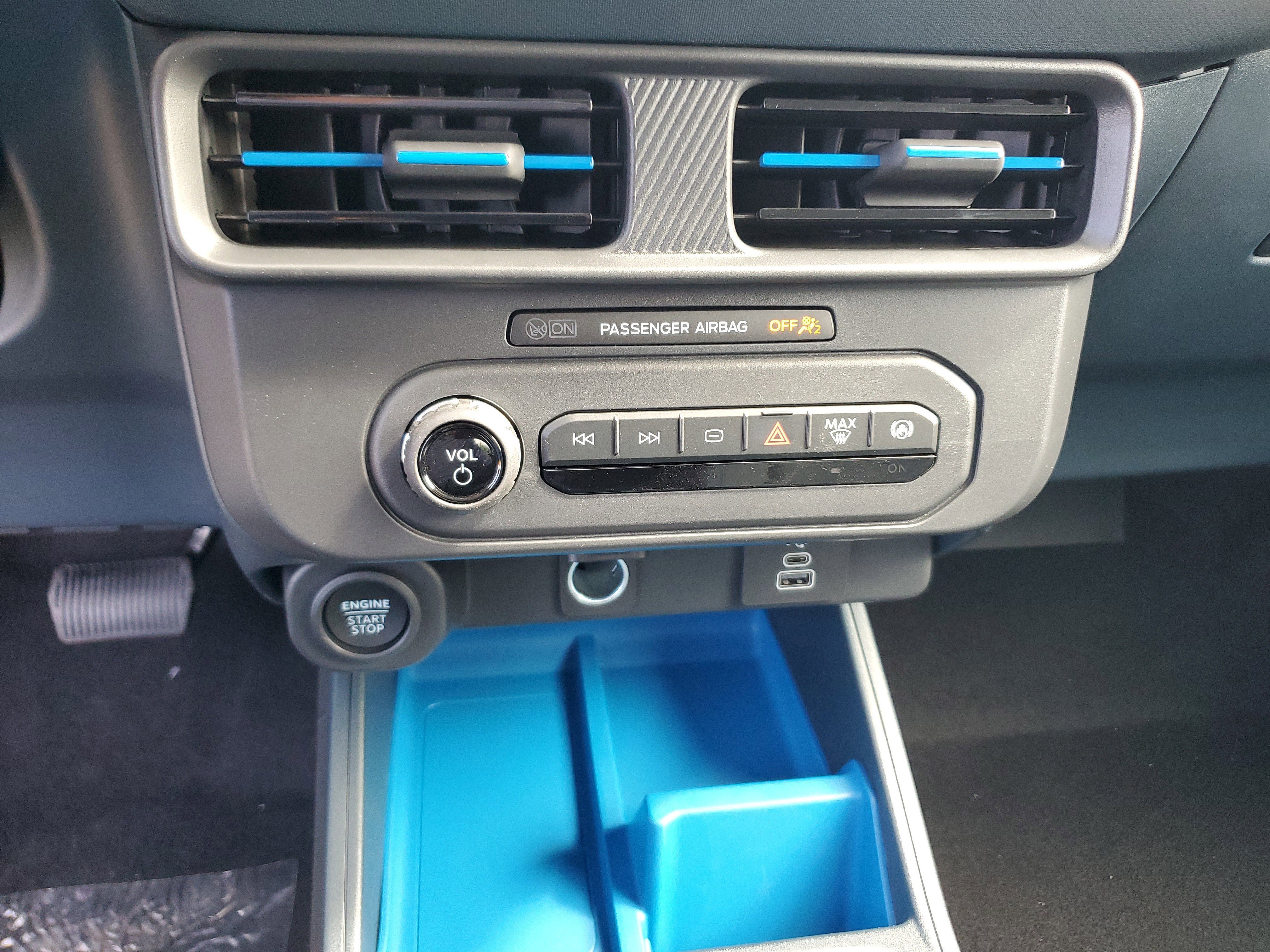 New 2025 Ford Maverick XLT w/ XLT Luxury Package image 18