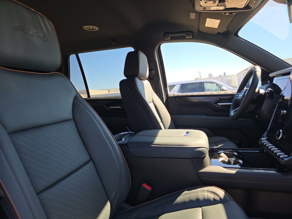 New 2026 GMC Yukon AT4 image 14