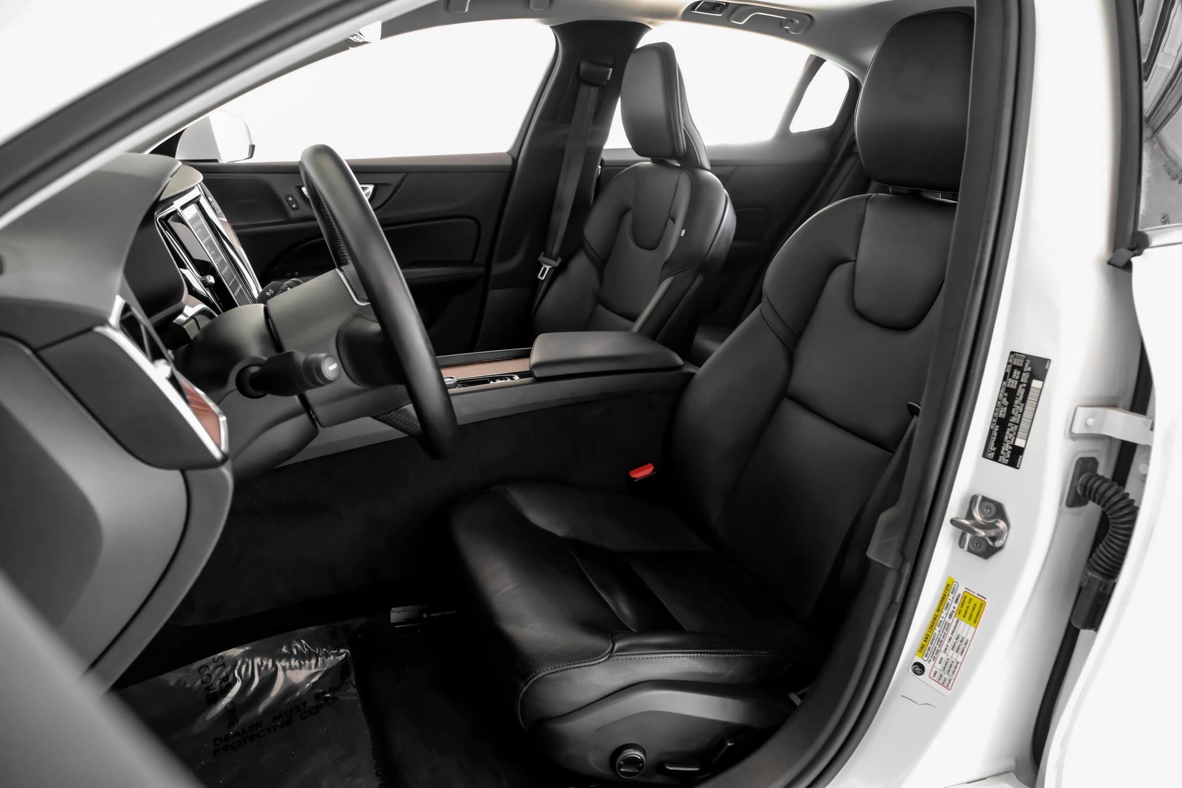 Used 2020 Volvo S60 T5 Momentum image 28