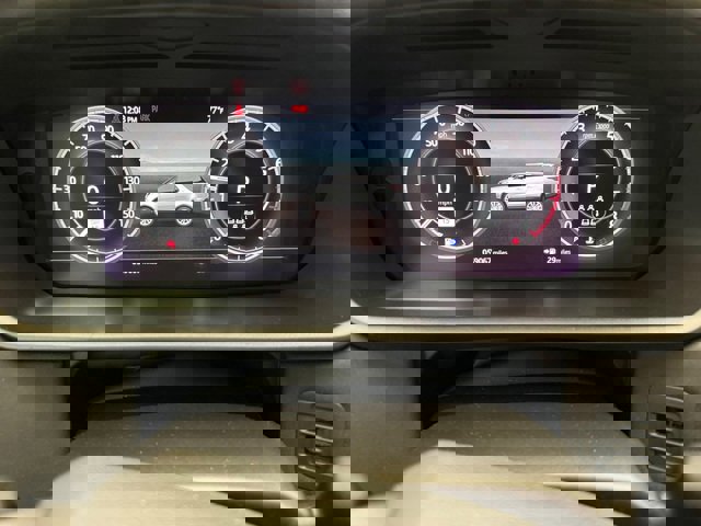 Used 2019 Land Rover Discovery HSE image 18