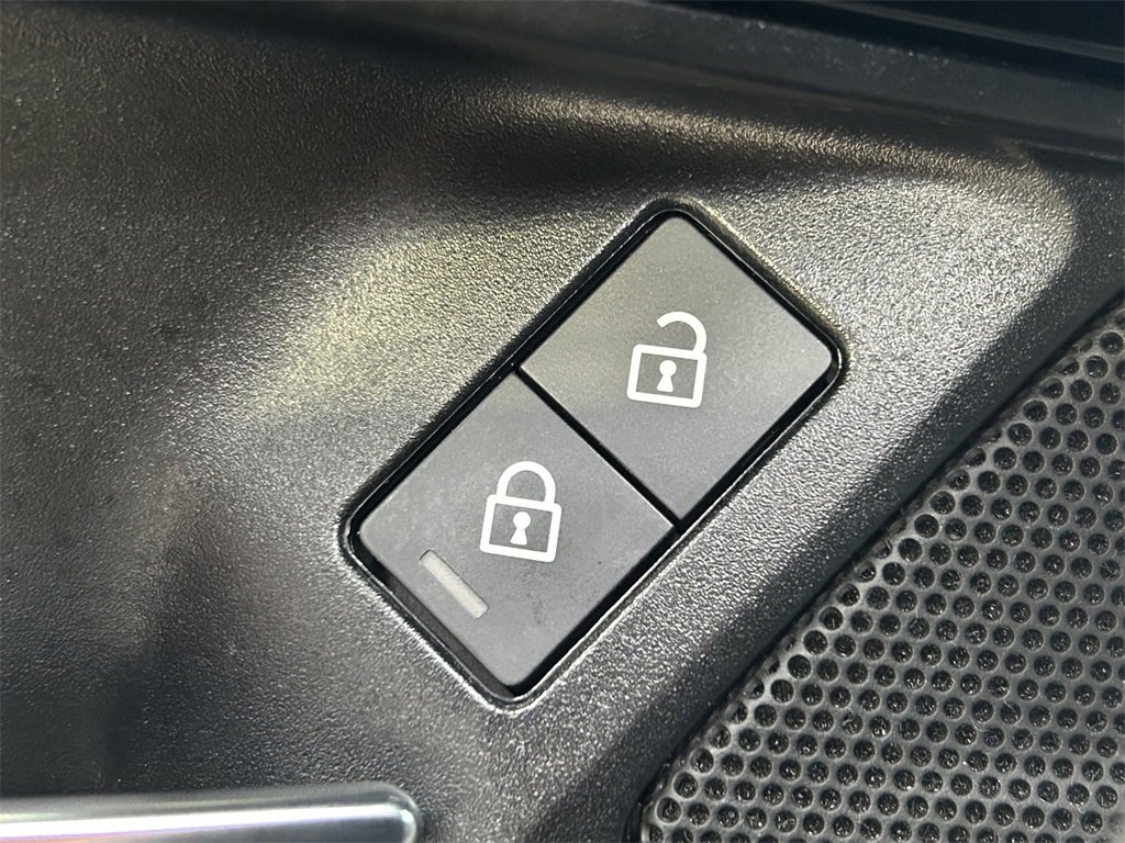 Used 2024 Land Rover Discovery Sport S image 29