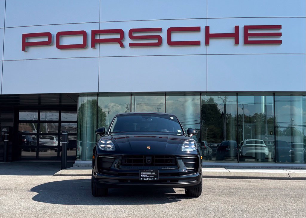Certified 2026 Porsche Macan AWD/4WD image 21