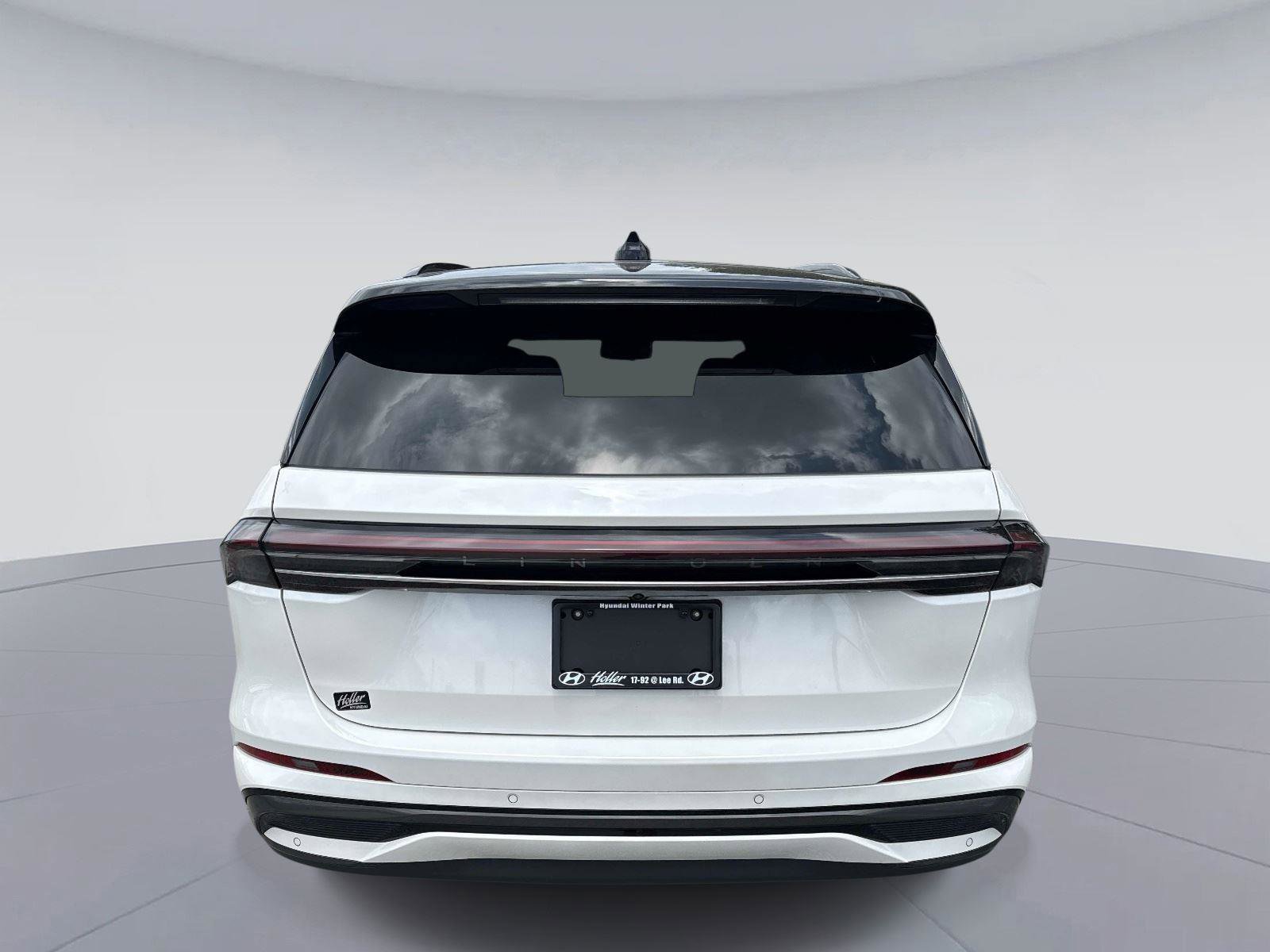 Used 2025 Lincoln Nautilus Reserve image 4