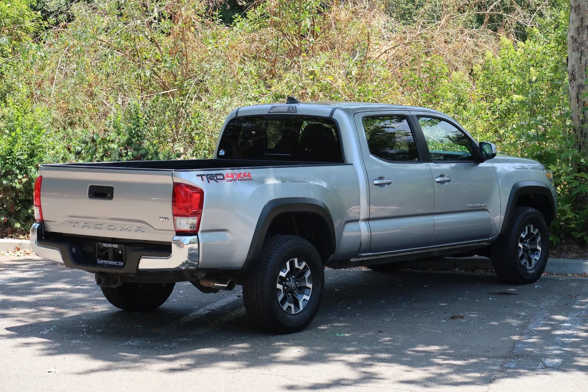 Used 2017 Toyota Tacoma TRD Off-Road w/ Tow Package AWD/4WD image 8
