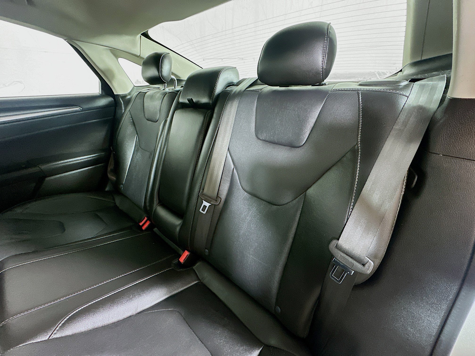 Used 2016 Ford Fusion Titanium FWD image 23