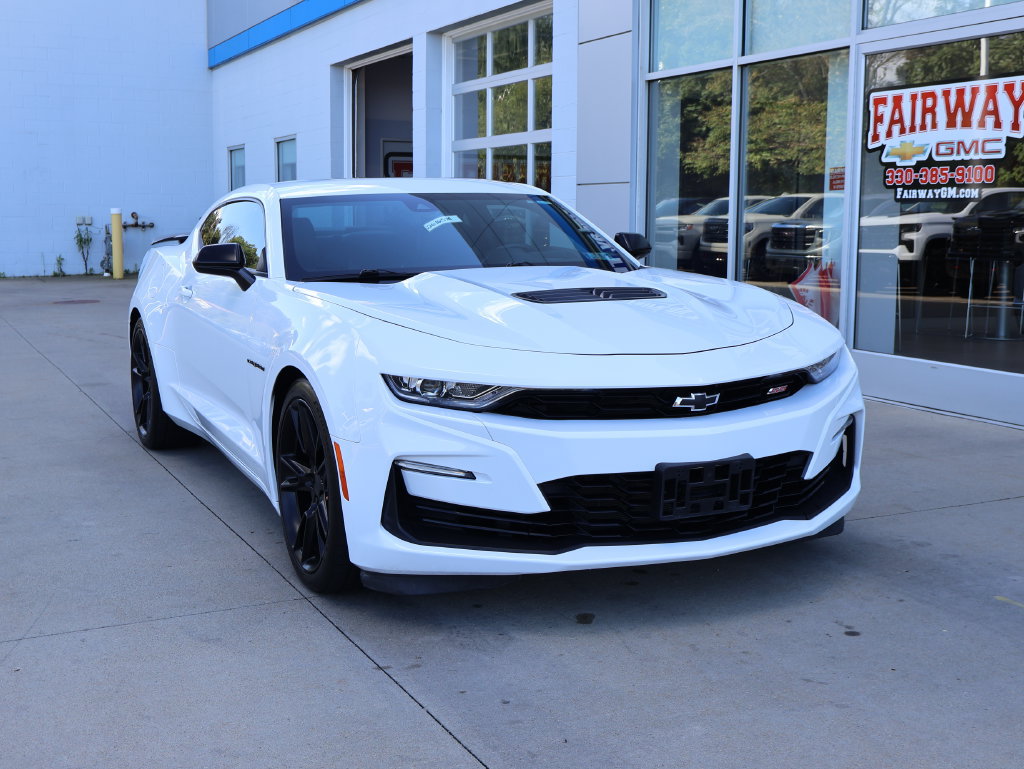 Used 2021 Chevrolet Camaro SS RWD image 2