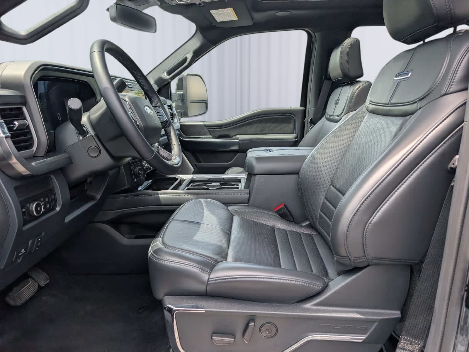Used 2025 Ford F250 Platinum AWD/4WD image 17