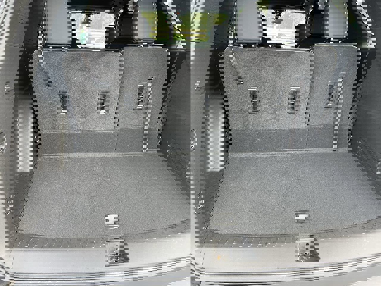 Used 2023 Chevrolet Traverse LT image 34