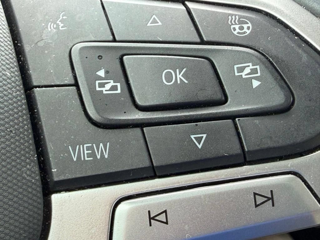Used 2024 Volkswagen Atlas SEL Premium R-Line AWD/4WD image 17