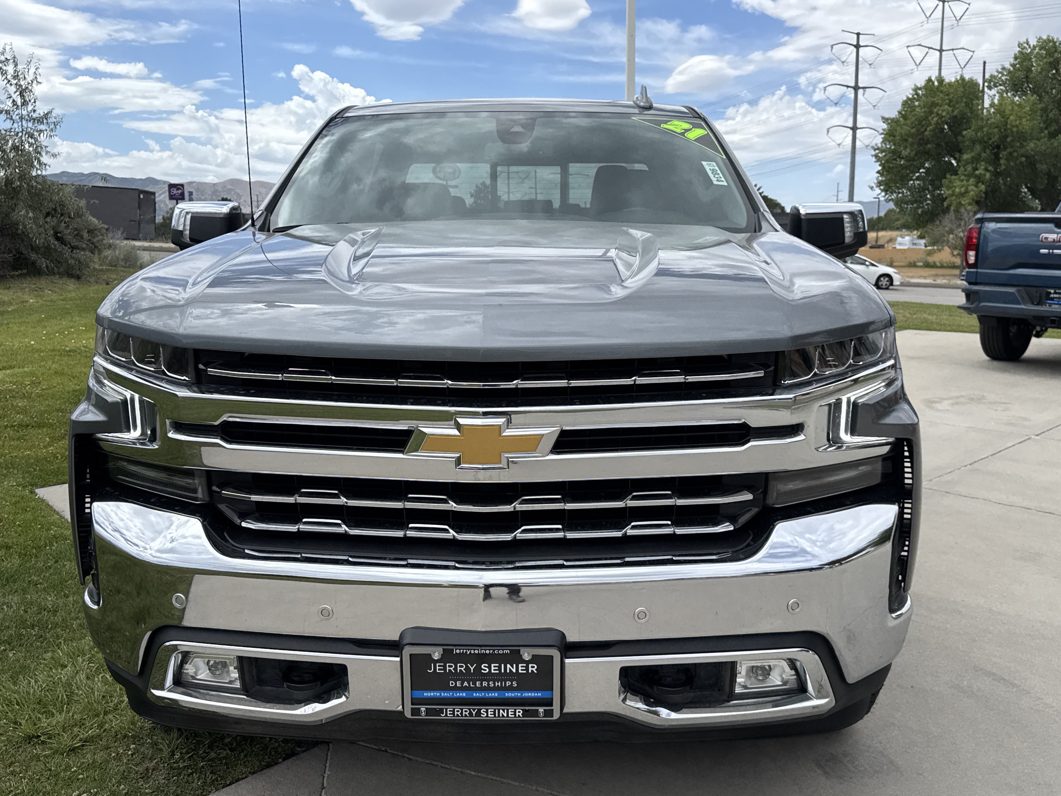 Used 2021 Chevrolet Silverado 1500 LTZ w/ Safety Package II AWD/4WD image 8