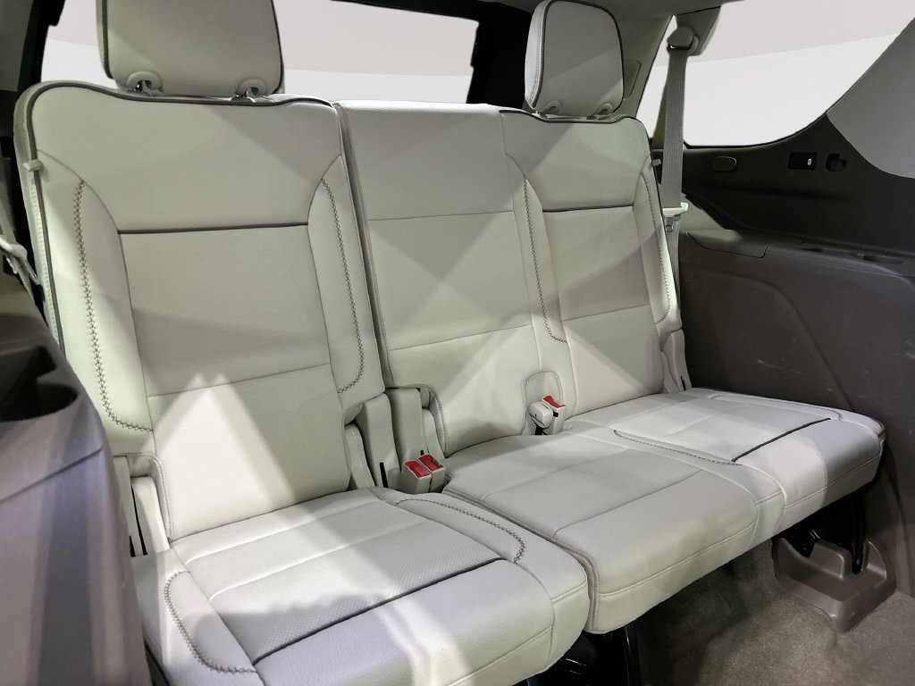 Used 2021 GMC Yukon Denali w/ Denali Premium Package AWD/4WD image 29