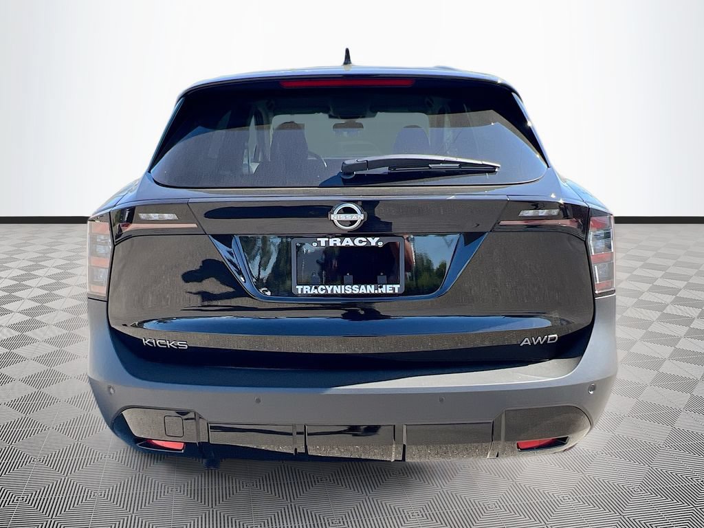 Used 2025 Nissan Kicks SV AWD/4WD image 6
