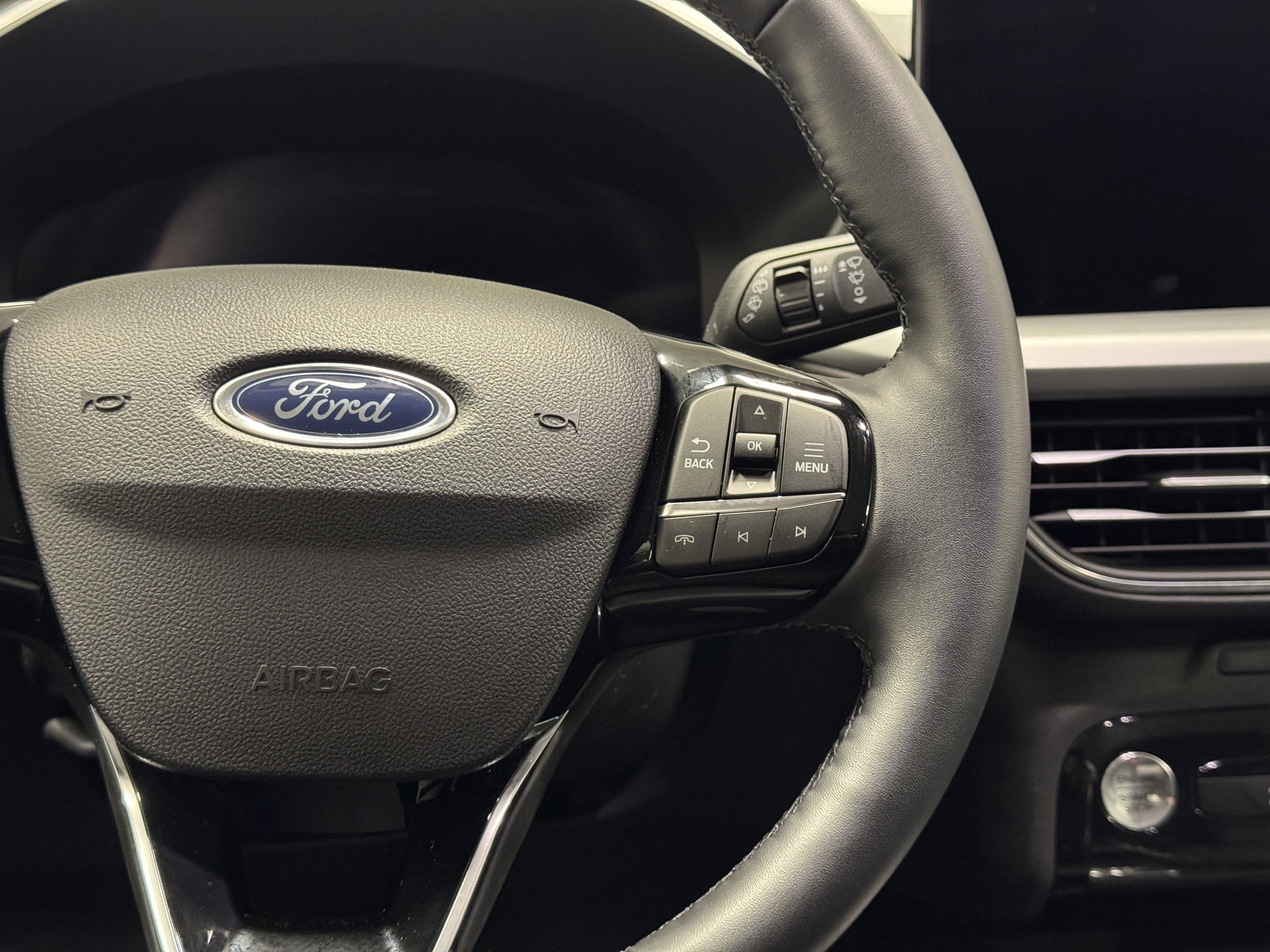 Used 2025 Ford Escape Platinum AWD/4WD image 22