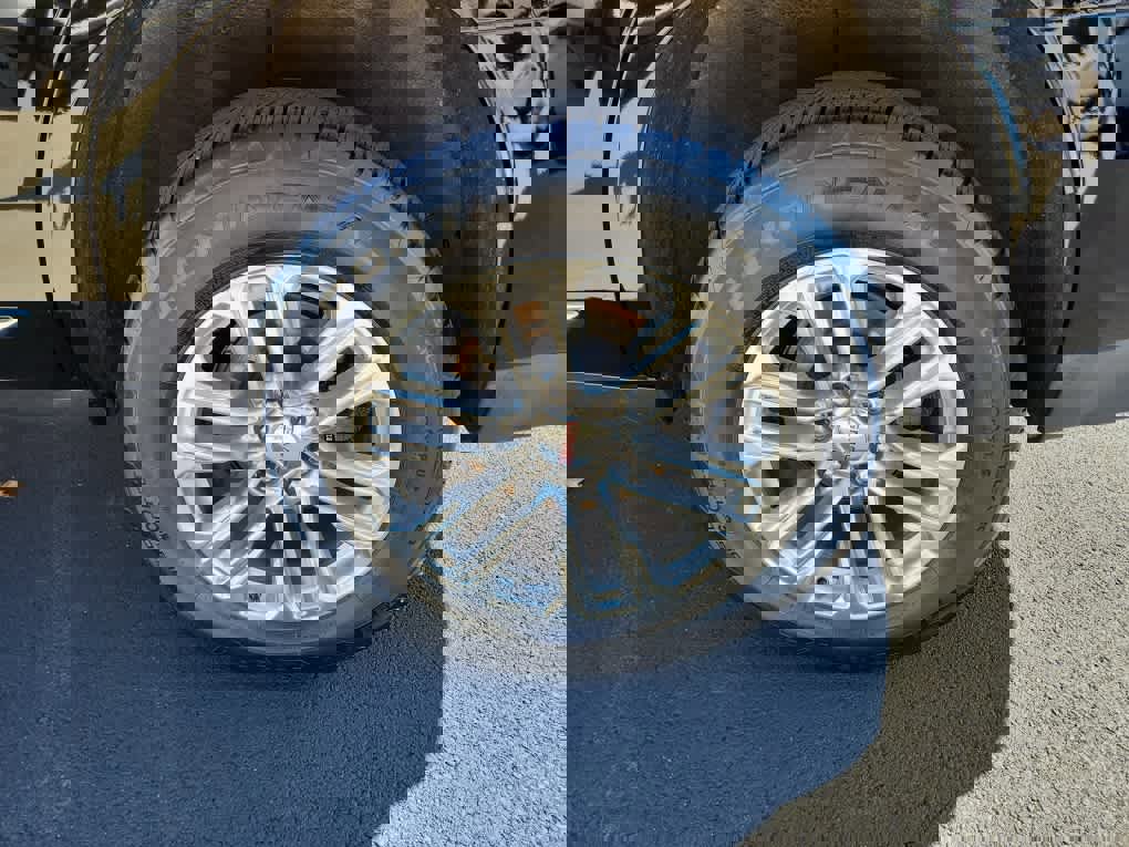 Used 2022 GMC Yukon SLT w/ SLT Luxury Package image 10