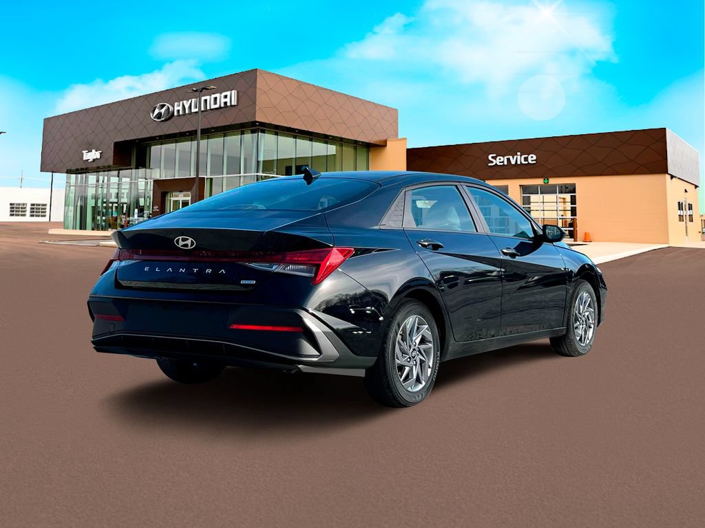 New 2025 Hyundai Elantra SEL FWD image 7