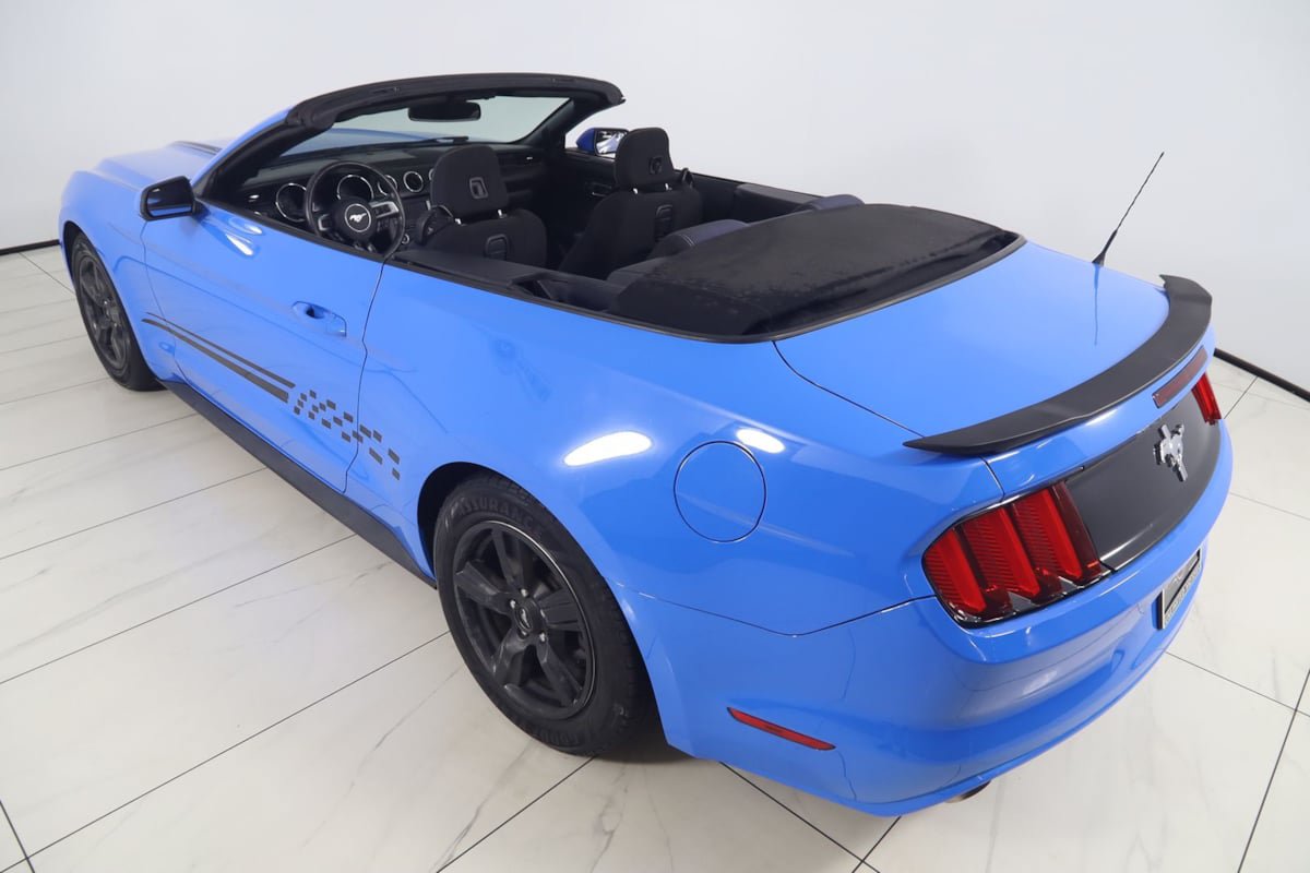 Used 2017 Ford Mustang Convertible RWD image 26
