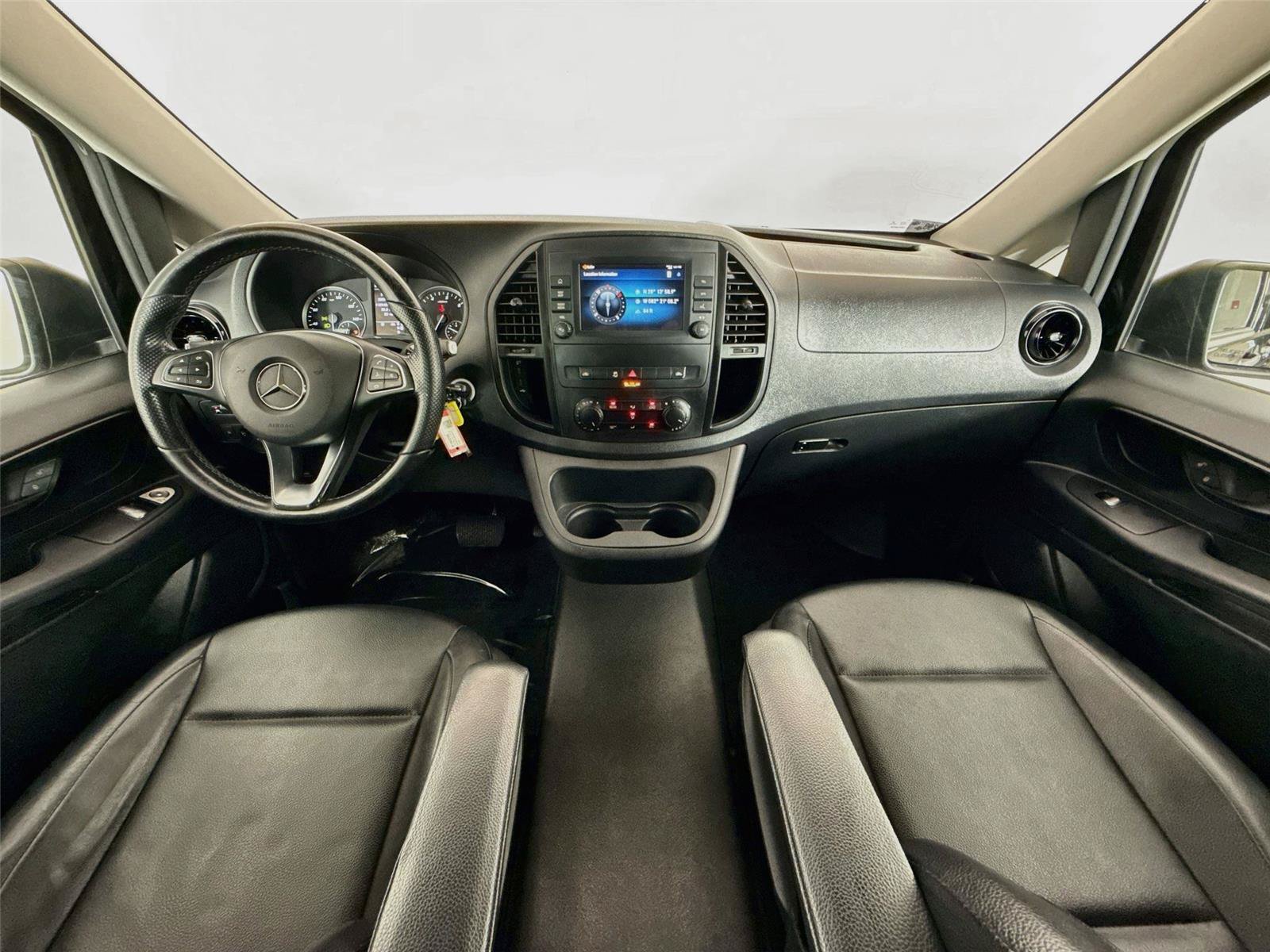 Used 2022 Mercedes-Benz Metris Passenger image 23