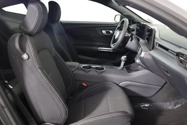 Used 2025 Ford Mustang Coupe RWD image 18