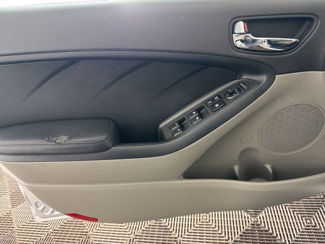 Used 2016 Kia Forte EX w/ EX Premium Package image 18