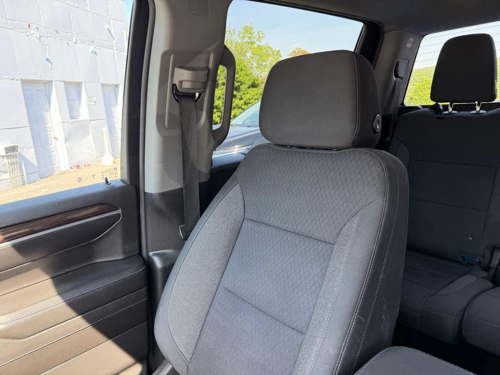 Used 2022 Chevrolet Silverado 1500 LT AWD/4WD image 22