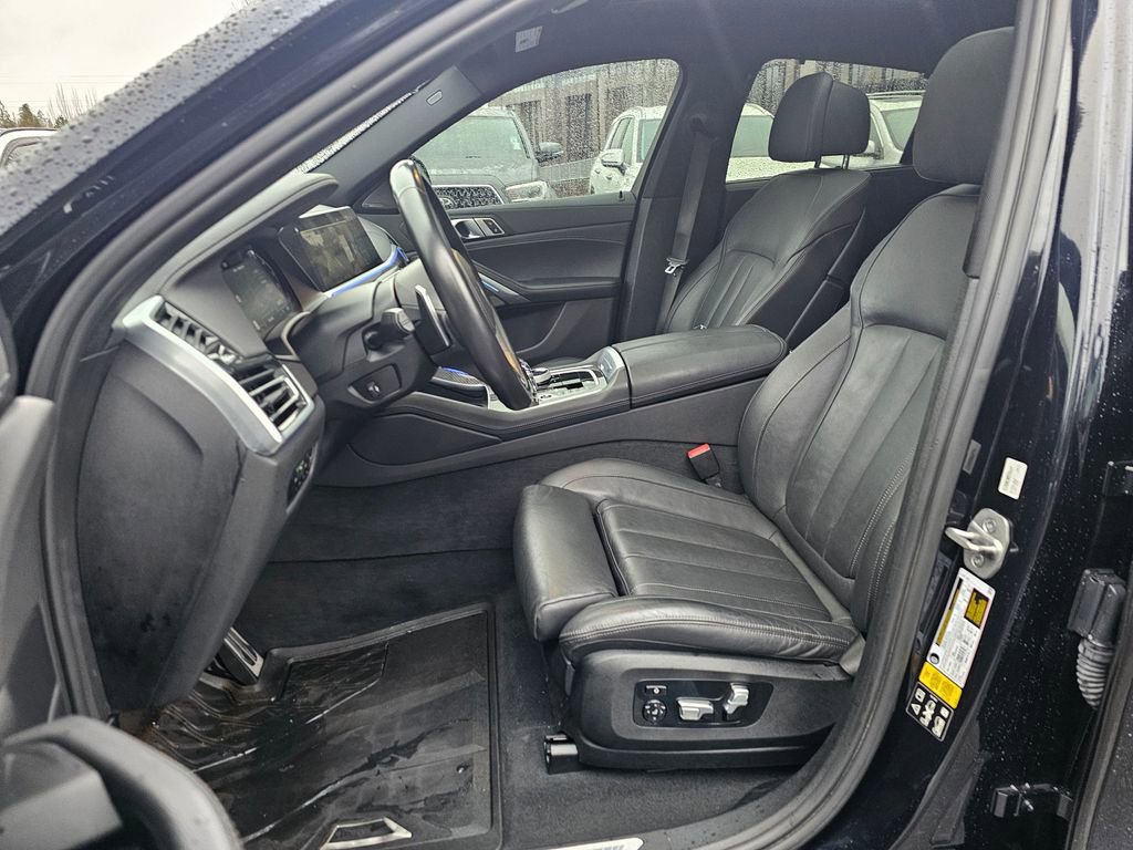 Used 2022 BMW X6 M50i w/ Executive Package AWD/4WD image 20