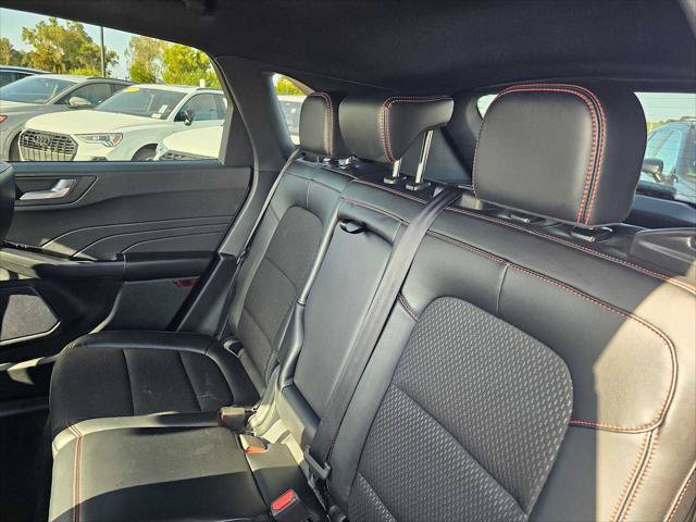 Used 2025 Ford Escape ST-Line Select AWD/4WD image 17