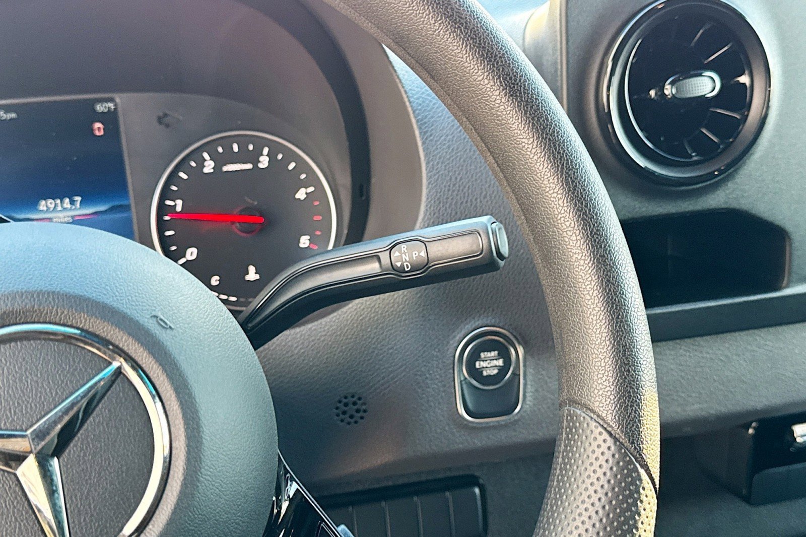 Used 2025 Mercedes-Benz Sprinter 2500 image 14