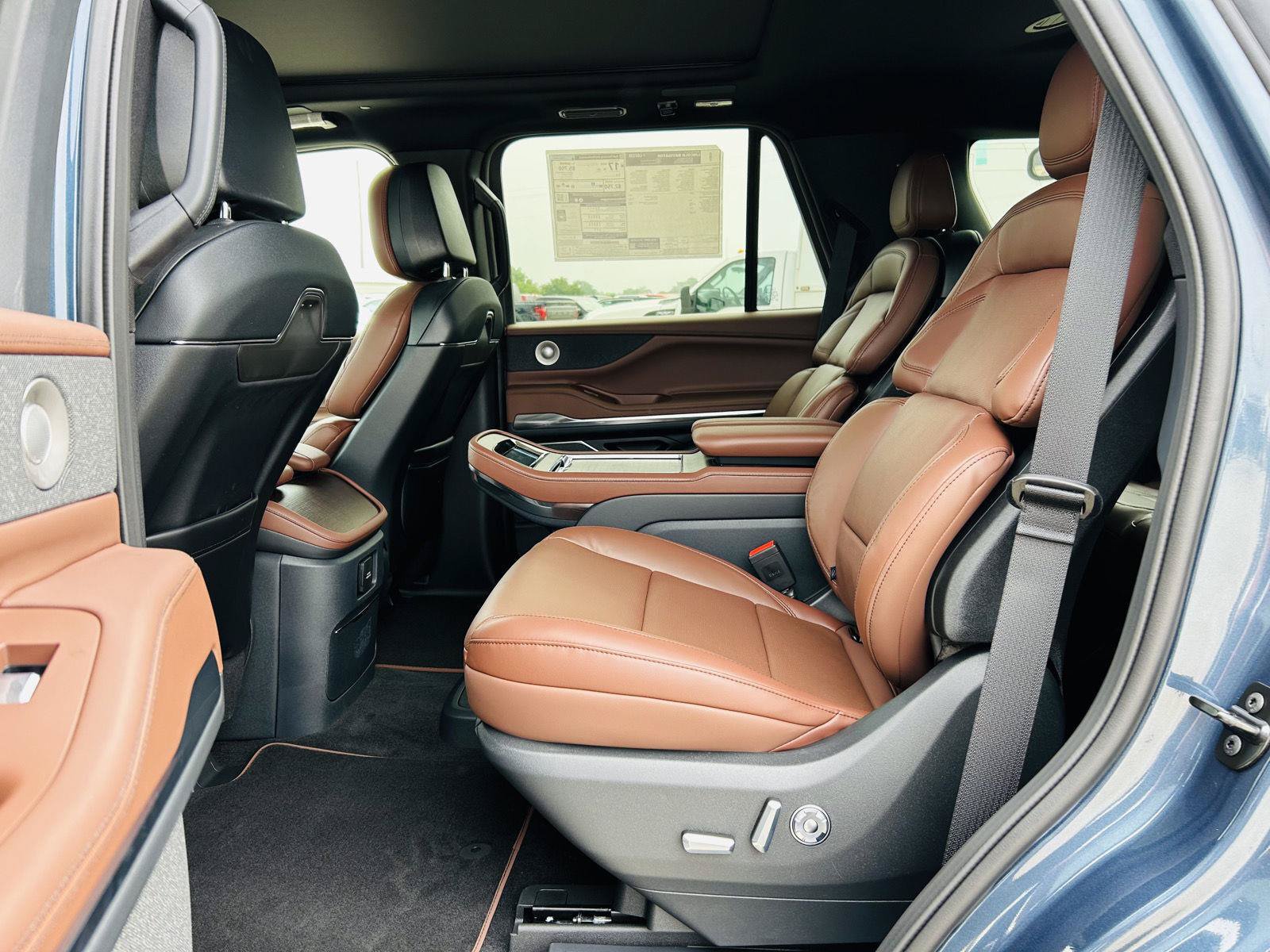 New 2027 Lincoln Navigator Reserve AWD/4WD image 41