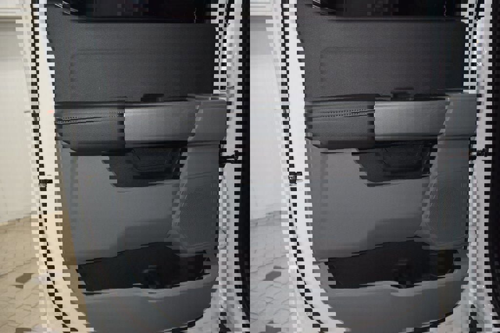 Used 2024 Ford F550 4x4 Crew Cab Super Duty w/ XLT Value Package image 34