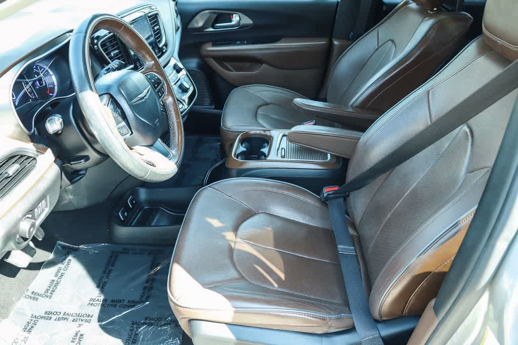 Used 2019 Chrysler Pacifica Limited w/ Advanced Safetytec Group FWD image 17