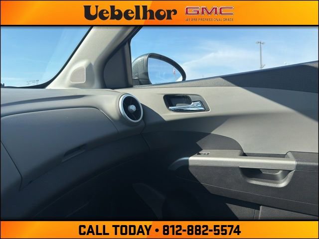 Used 2020 Chevrolet Sonic Premier image 32