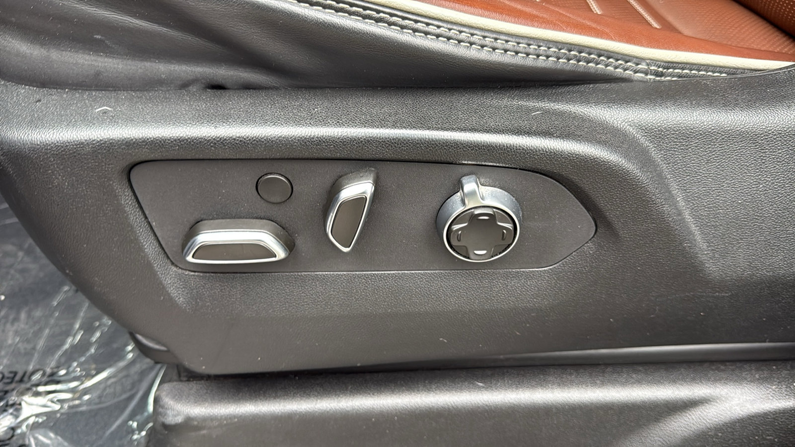 Used 2023 GMC Yukon Denali Ultimate image 12