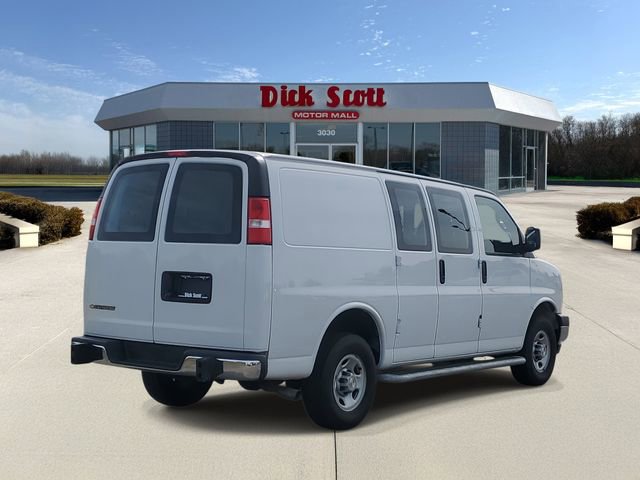 Used 2023 Chevrolet Express 2500 w/ Driver Convenience Package image 4