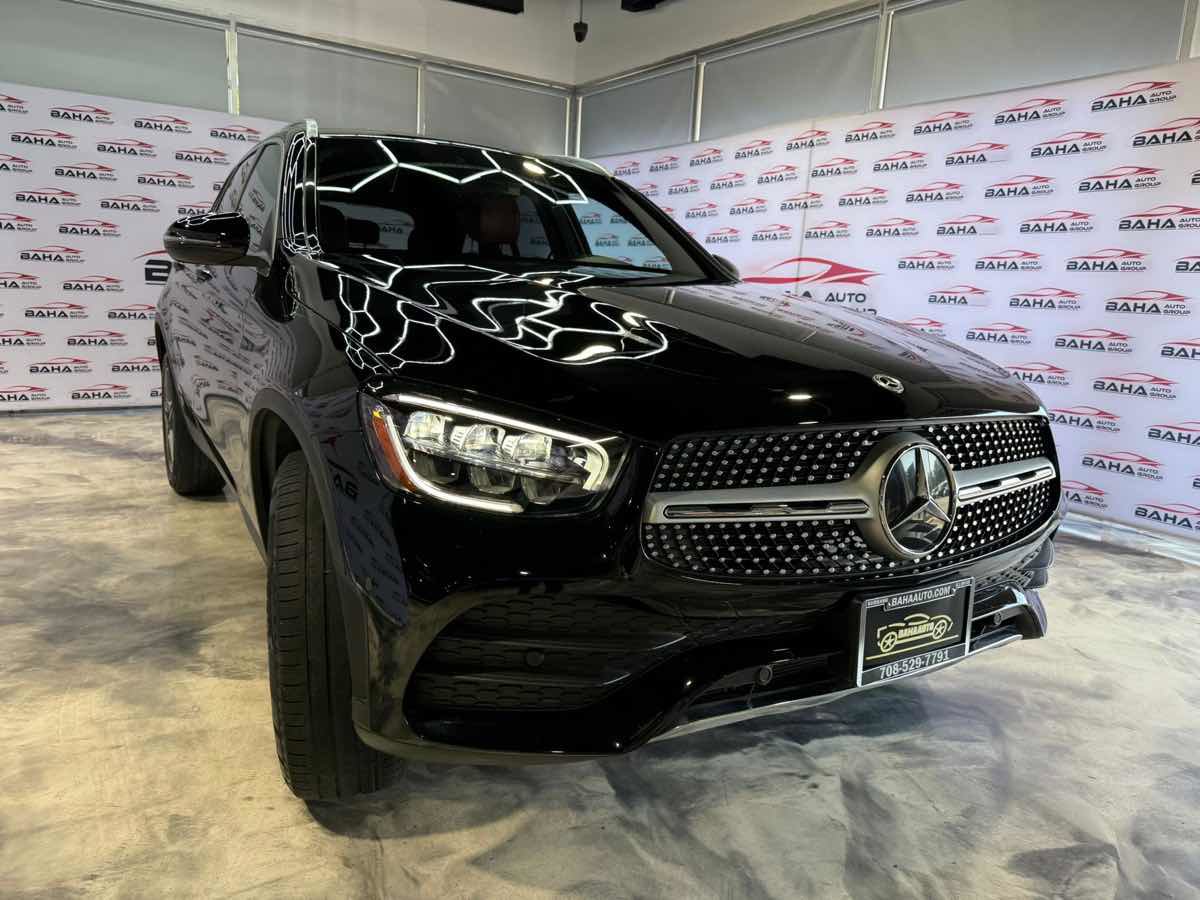 Used 2022 Mercedes-Benz GLC 300 4MATIC w/ AMG Line image 5