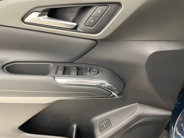 Used 2025 Chevrolet Traverse LT image 10