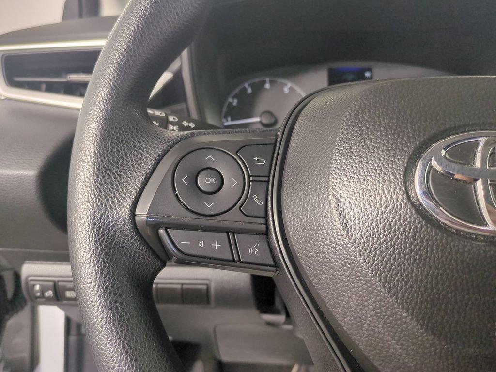 Used 2025 Toyota Corolla LE FWD image 40