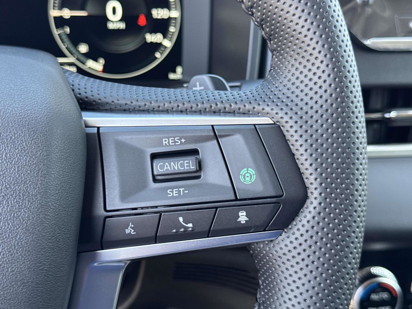 New 2025 Mitsubishi Outlander SE image 18