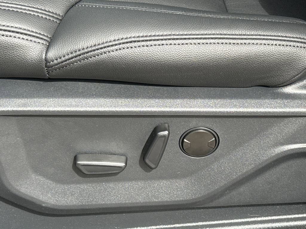 Certified 2025 Ford Expedition Active image 26